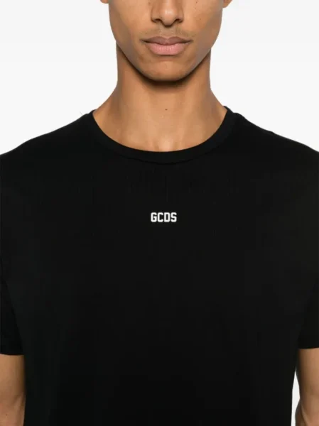 Camiseta GCDS con logo brillante