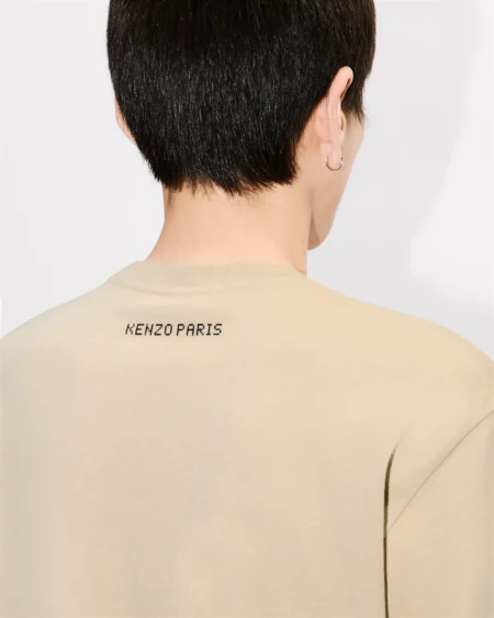 Polera Kenzo Beige Arena - Camiseta Gráfica Escena Metro de París