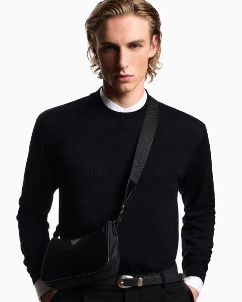 W26ArmaEM001808NegrU