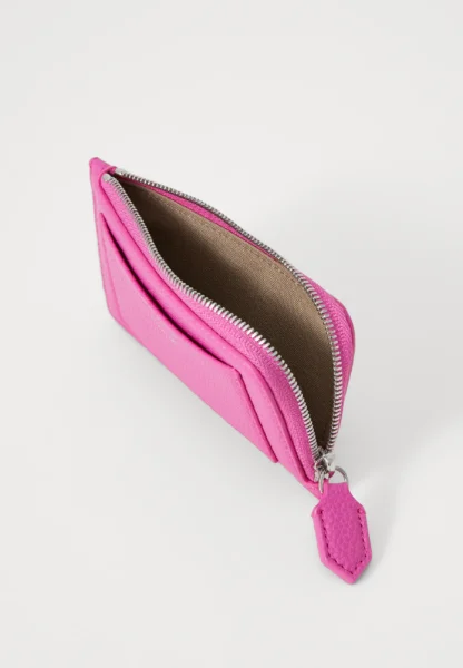 W26ArmaEW000367FucsTU