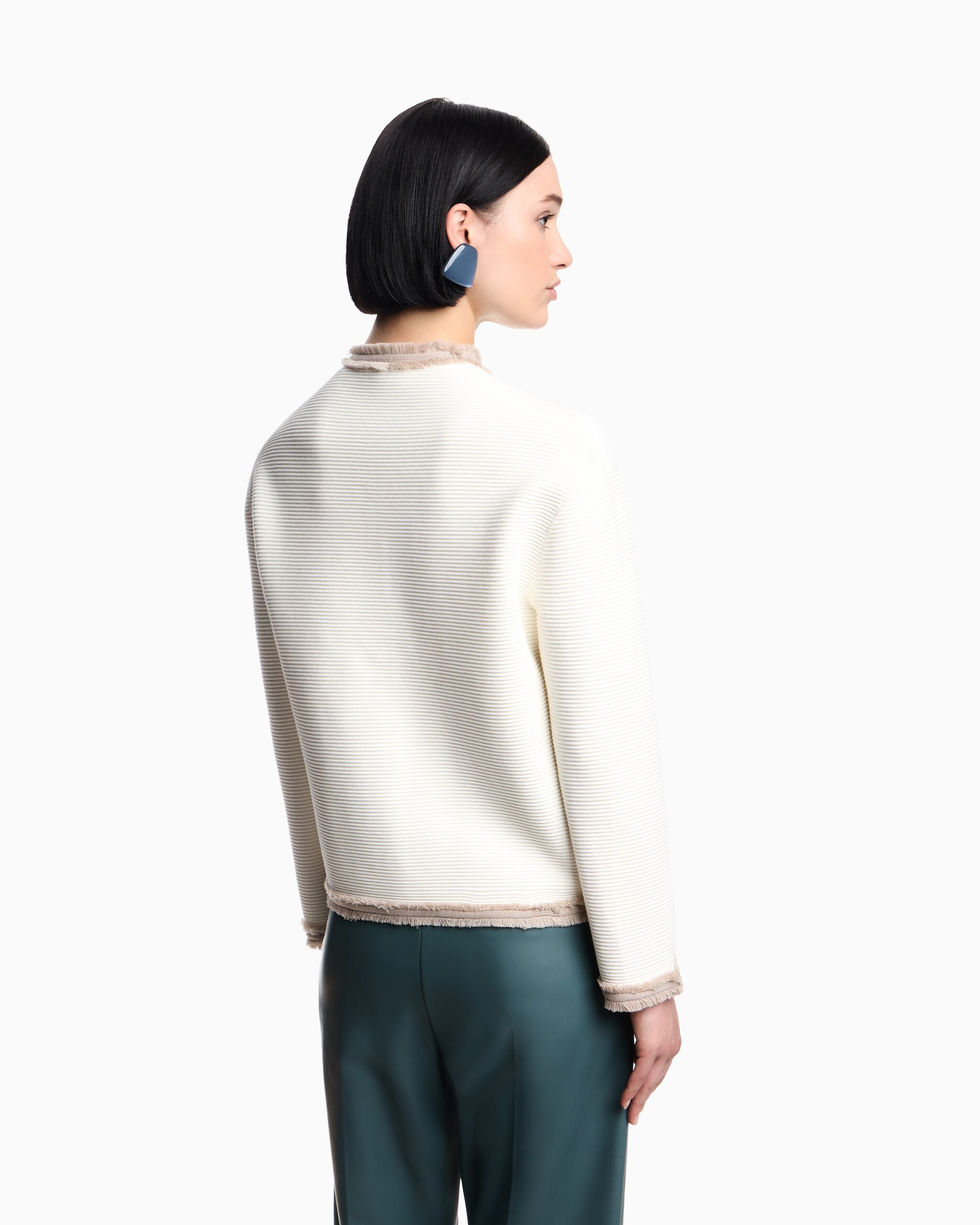 W26ArmaEW001215Blan-2