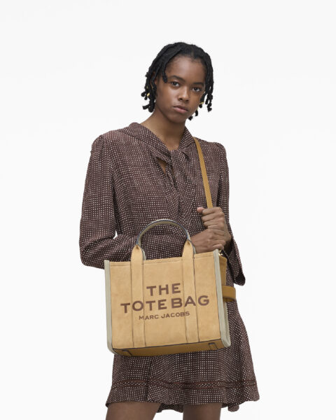 MJI_2F5HTT029H01_910_F8F8F8_4-5_MAIN