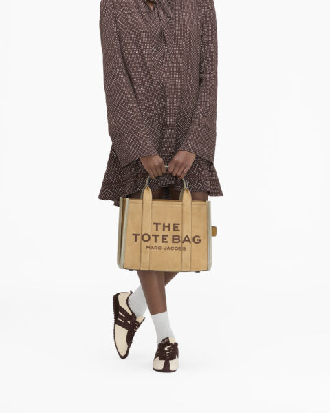 MJI_2F5HTT029H01_910_F8F8F8_4-5_MAIN