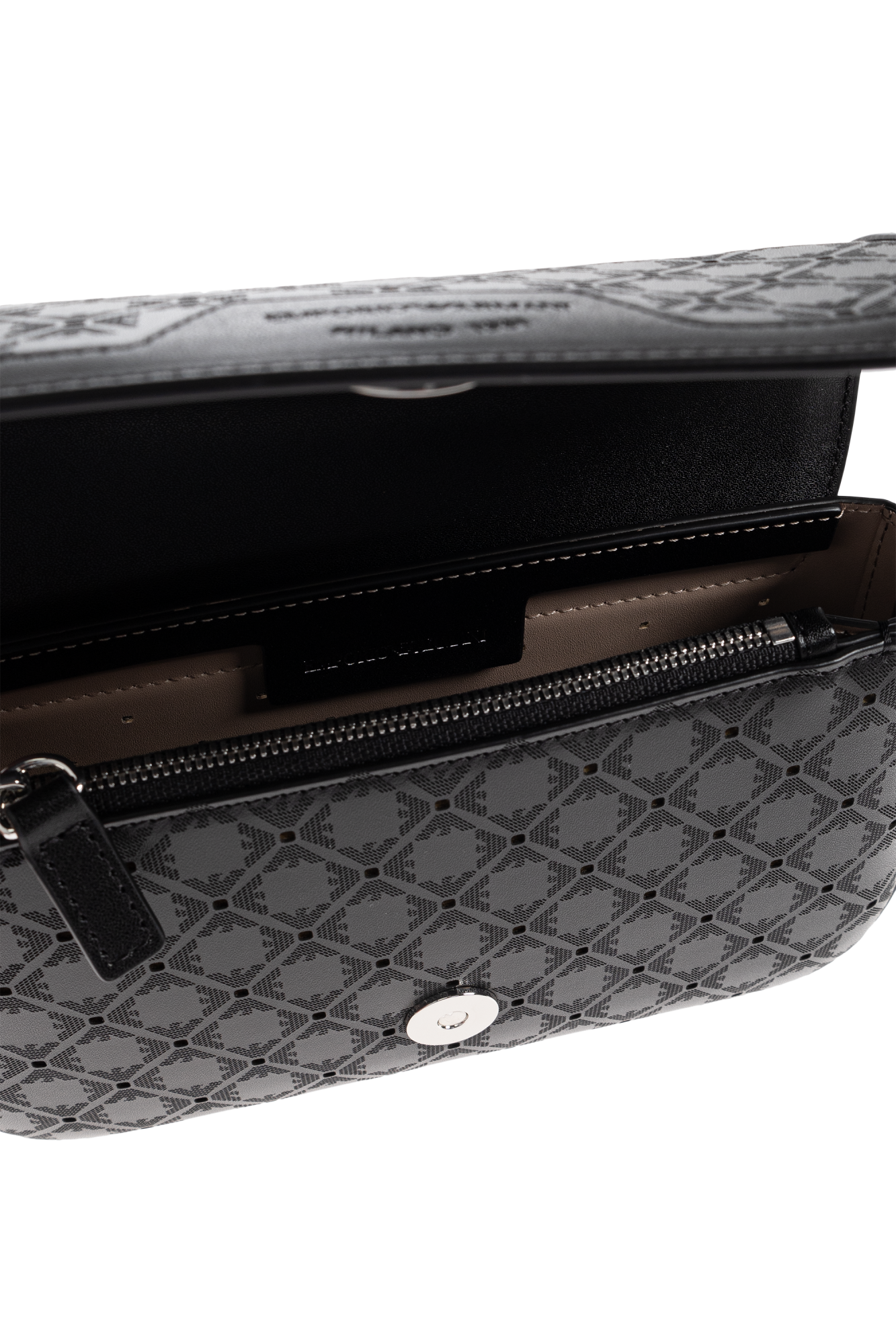S26ArmaEW000538NegrU-4