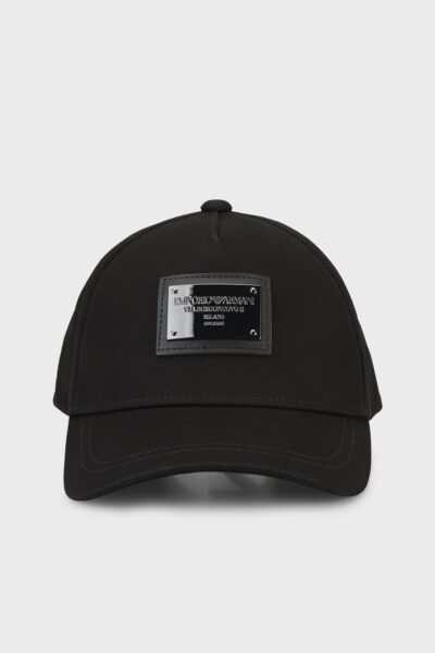 Gorra Negra Emporio Armani con Placa Logo